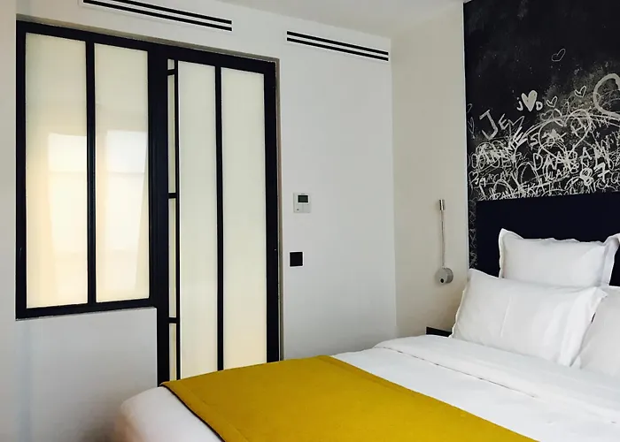 Scarlett Hotel 3*