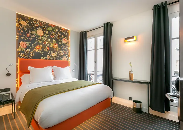 Hotell Scarlett 3*